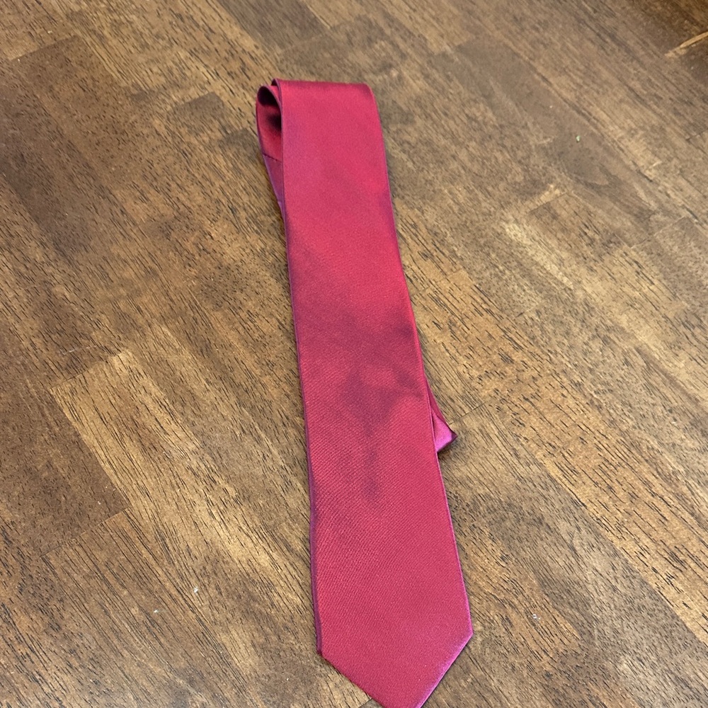 Classic Men's Michael Kors Solid Burgundy Tie
